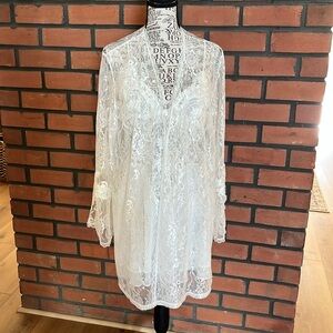 New with tags weddding or not 2 piece negligee and overlay  size medium